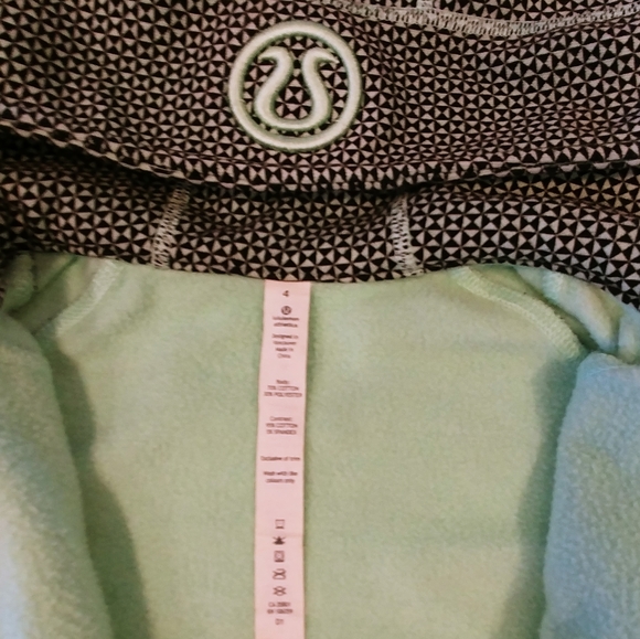 Lululemon Scuba Womens 4 Hoodie. Mint Green & Black Full Zip Sweater, thumb hole - Picture 6 of 14